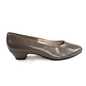 Soft Style Hush Puppies Angel II Women Size 9.5 Taupe Faux Leather Low Pump